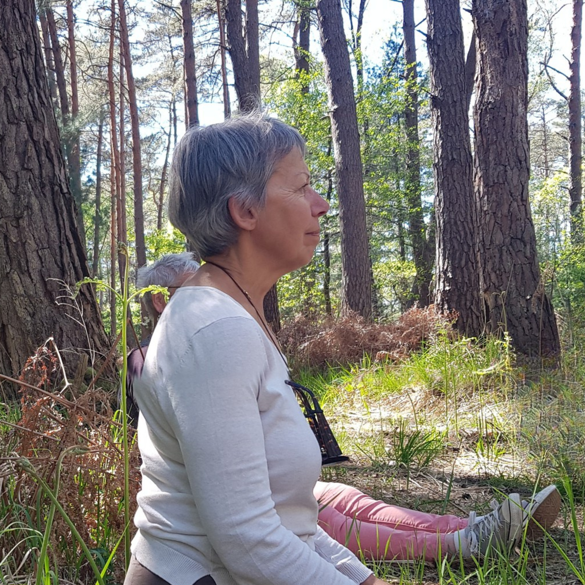 Photo de Claude, professeur de Yoga doux pour les activités de l'association Les Échappées vertes 01